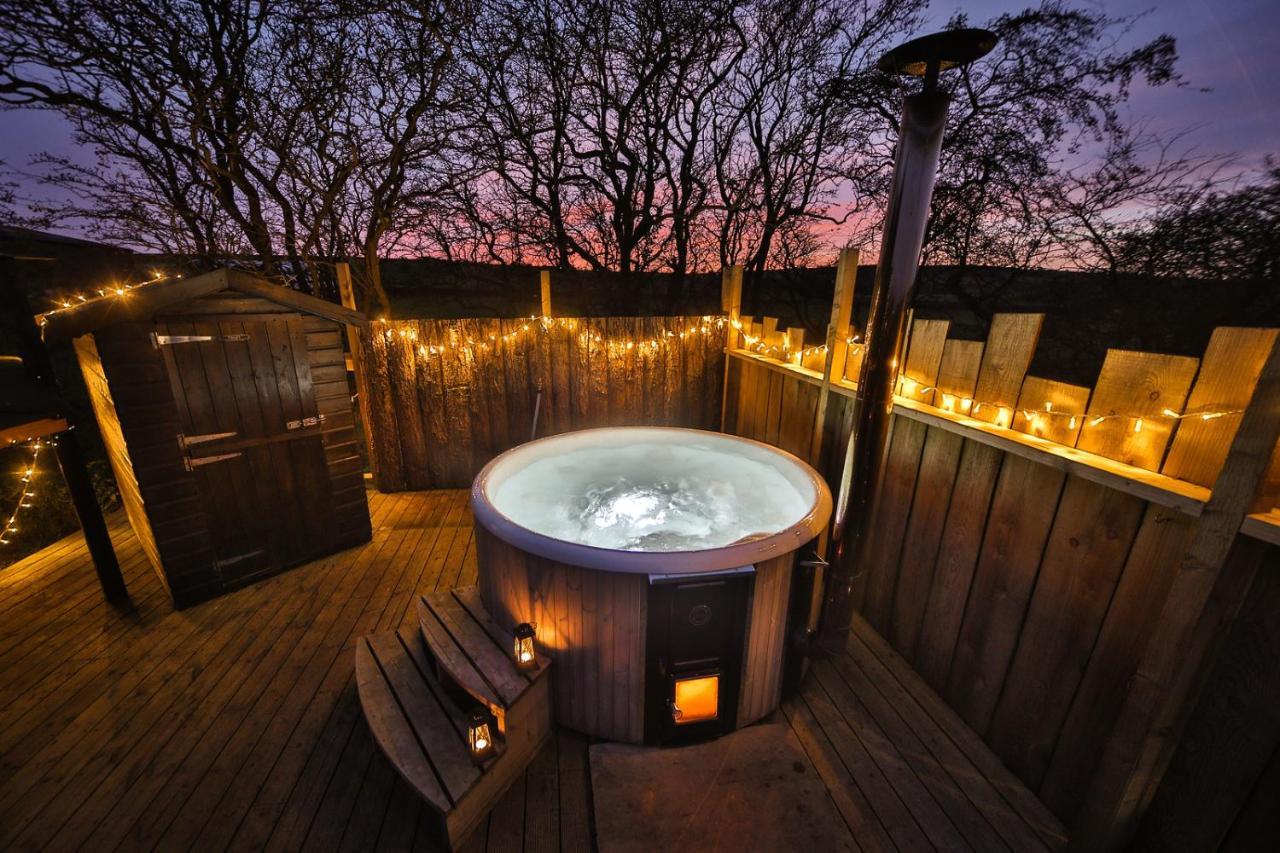 Secret Cloud House Holidays Luxury Yurts With Hot Tubs Cauldon ภายนอก รูปภาพ