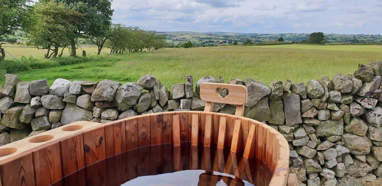 Secret Cloud House Holidays Luxury Yurts With Hot Tubs Cauldon ภายนอก รูปภาพ
